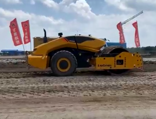 Driverless Road Roller robot